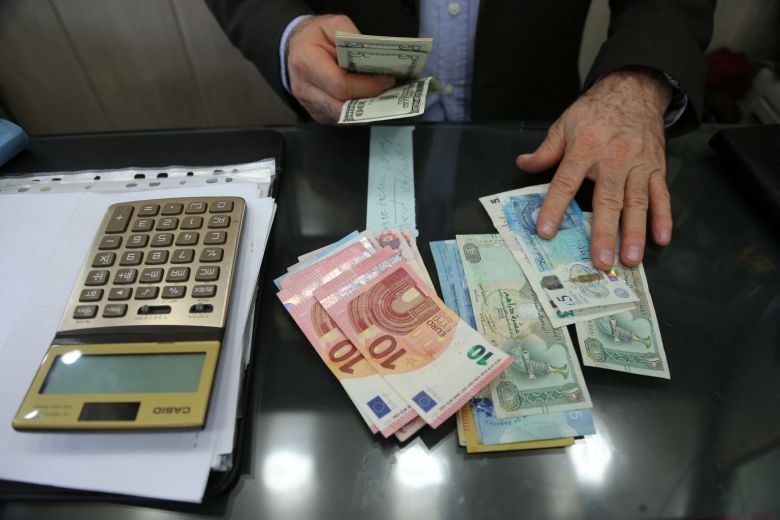 dw-iran-rial-180214