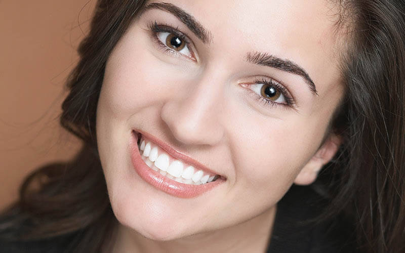 advantages-and-disadvantages-of-hollywood-smile