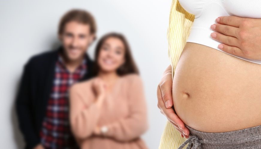 How does Surrogate Mother get Pregnant?