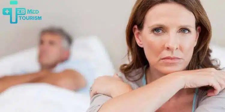 الحمل في سن الستين تحديدًا فهو غير ممكن طبيعيًا في أکثر الأوقات، ولا يحدث إلا في حالات استثنائية باستخدام تقنيات الإخصاب المساعد مثل التبرع بالبويضات.