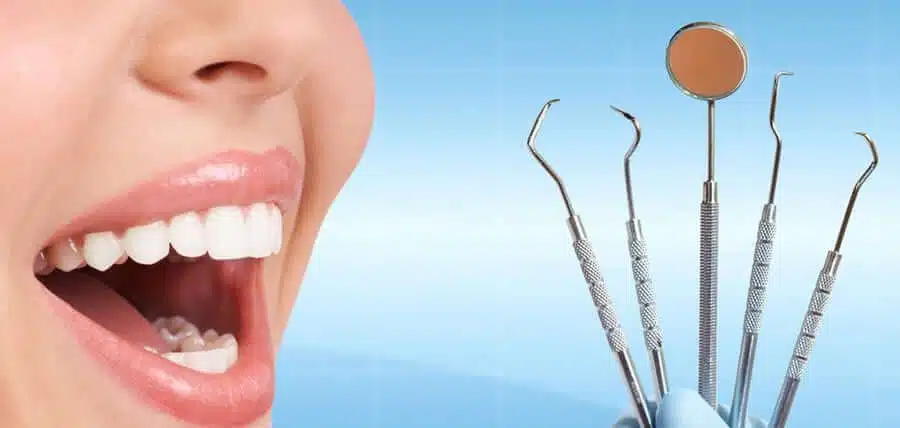 تنظيف الأسنان