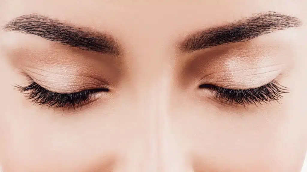 58424-istock-636100670-eyebrows-1024x576_1024x1024