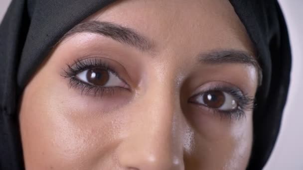 depositphotos_203398696-stock-video-eyes-of-young-serious-muslim