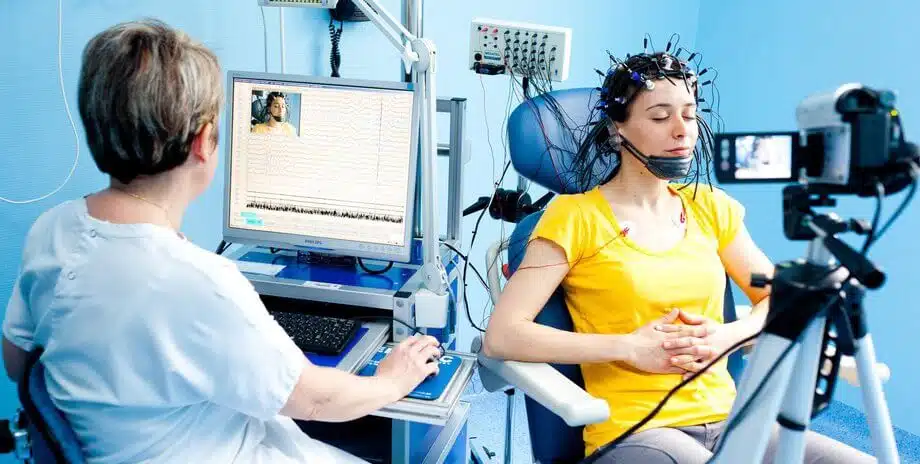 eeg-machine-example-122